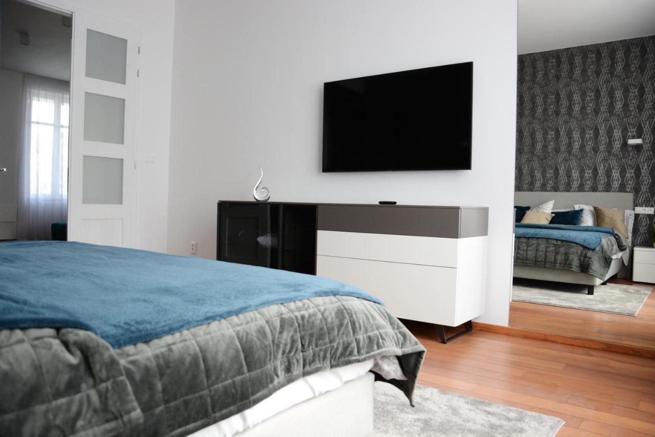 Premium Apartment Near Banska Bystrica Square With Two Big Bedrooms ภายนอก รูปภาพ