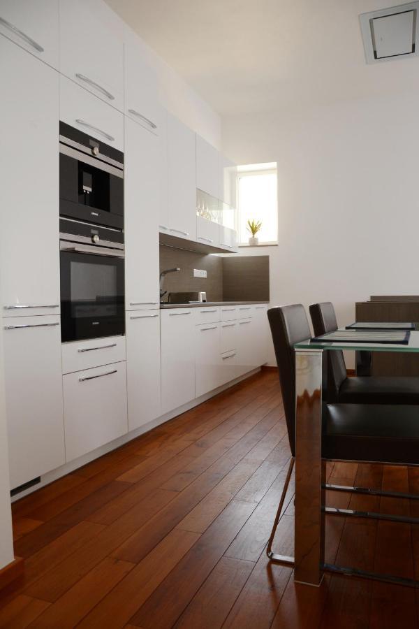 Premium Apartment Near Banska Bystrica Square With Two Big Bedrooms ภายนอก รูปภาพ
