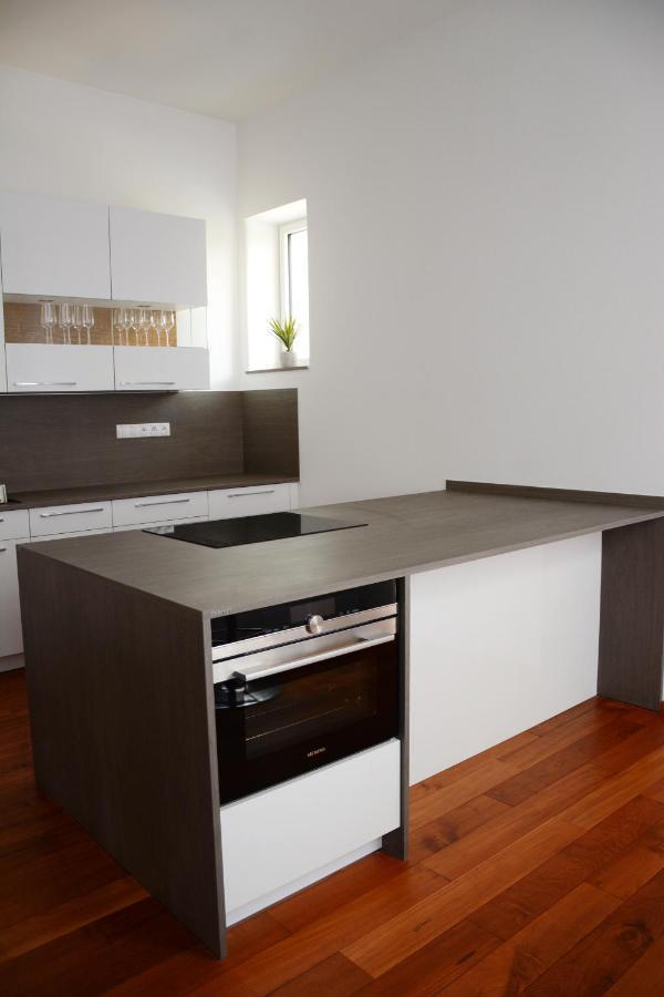 Premium Apartment Near Banska Bystrica Square With Two Big Bedrooms ภายนอก รูปภาพ